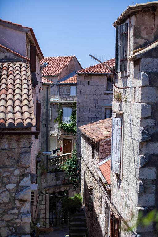 Apartments Villa Anka Komiža Esterno foto