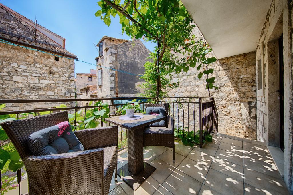 Apartments Villa Anka Komiža Esterno foto
