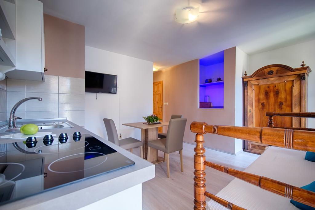 Apartments Villa Anka Komiža Esterno foto