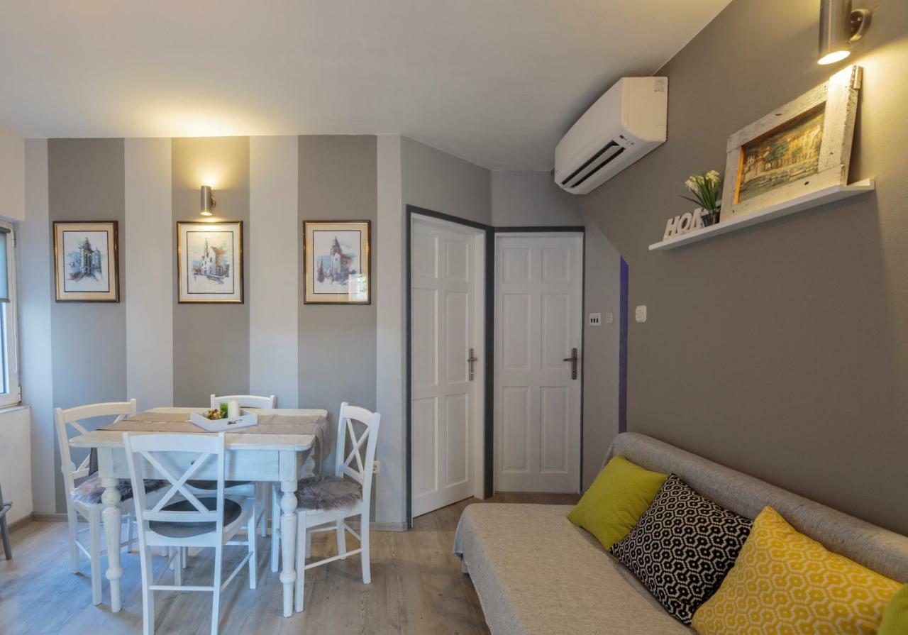 Apartments Villa Anka Komiža Esterno foto