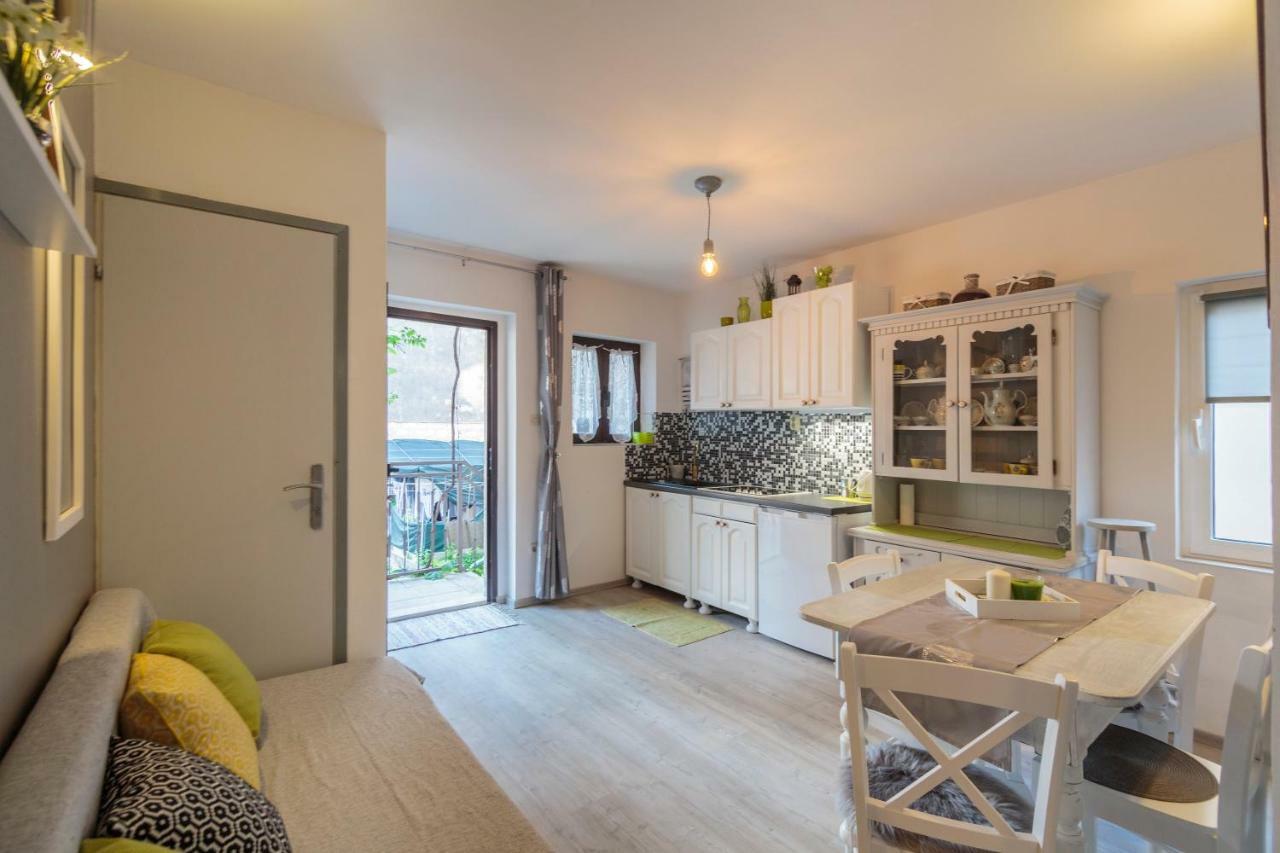 Apartments Villa Anka Komiža Esterno foto